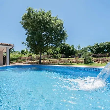 Villa Vala With A Large Yard Near Pula - By Istrabook