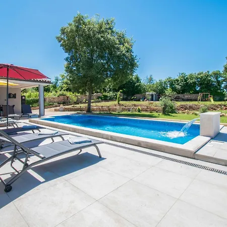 Vala With A Large Yard Near Pula Villa Marcana