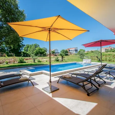 Vala With A Large Yard Near Pula - By Istrabook Villa Marčana