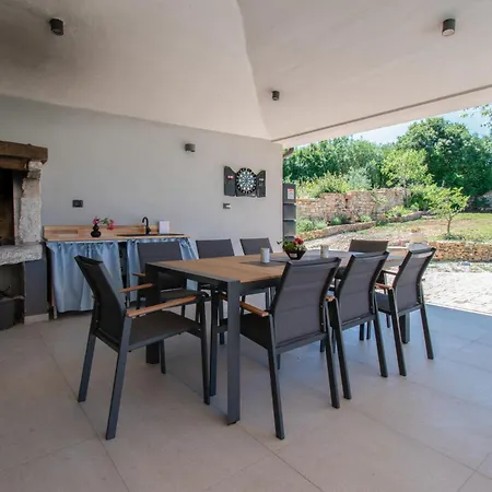 Villa Vala With A Large Yard Near Pula Marcana